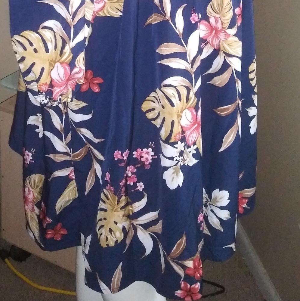 Plus Dress - Picture 4 of 4